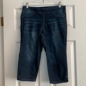 Elastic waist capris